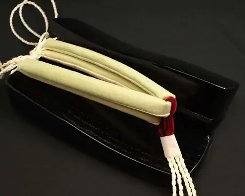 三味舟形・黒捌きに結城紬花緒