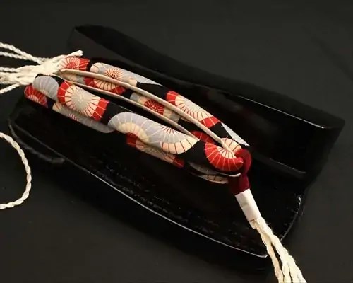 三味舟形・黒捌きに蛇の目傘柄花緒