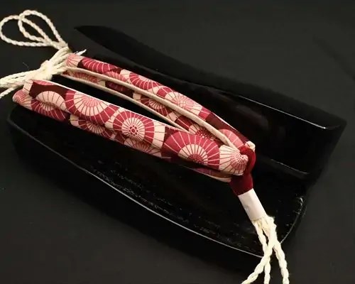三味舟形・黒捌きに蛇の目傘柄花緒