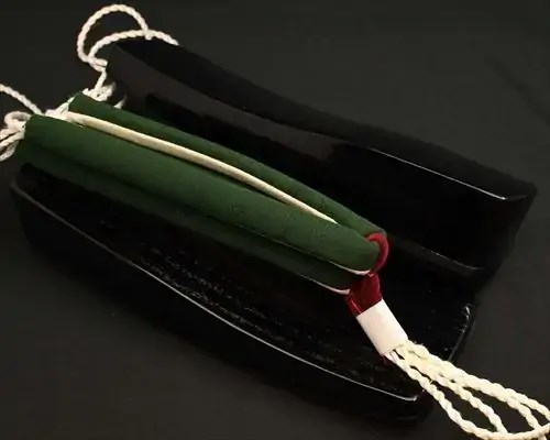 三味舟形・黒捌きに会津木綿花緒・赤ツボ