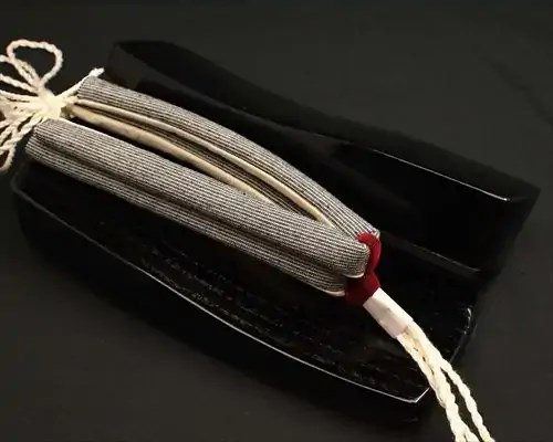 三味舟形・黒捌きに亀田縞花緒・赤ツボ