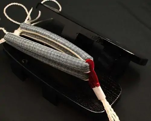 芳町・黒捌きに網代柄結城紬花緒