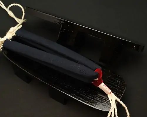 芳町・黒捌きに会津木綿花緒・赤ツボ