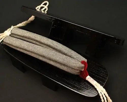 芳町・黒捌きに亀田縞花緒・赤ツボ