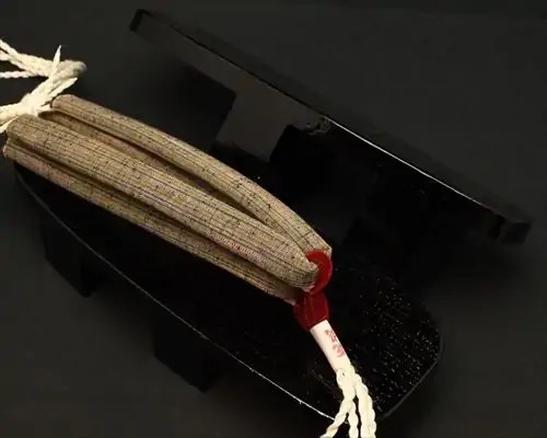 芳町・黒捌きに遠州綿紬・なないろ花緒