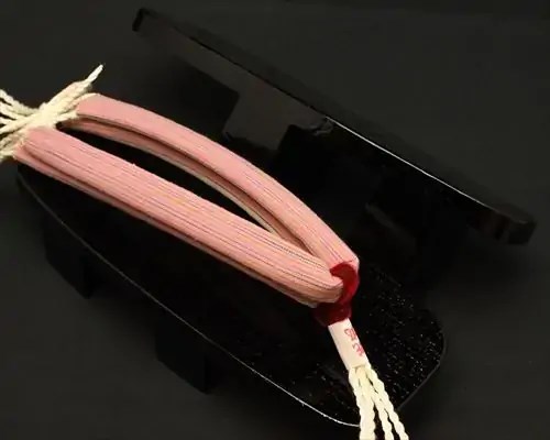 芳町・黒捌きに遠州綿紬・なないろ花緒