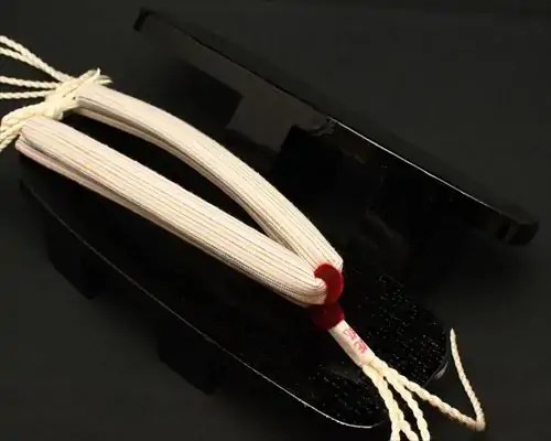 芳町・黒捌きに遠州綿紬・なないろ花緒