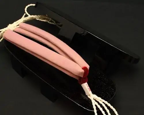 芳町・黒捌きに遠州綿紬・無地花緒