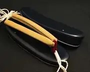 艶消し草履・濃紺に会津木綿花緒・赤ツボ