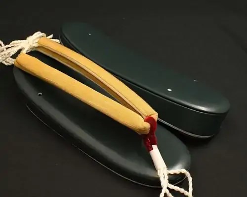 艶消し一枚芯合皮草履に会津木綿花緒・赤ツボ