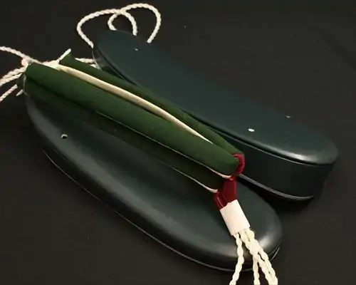 艶消し一枚芯合皮草履に会津木綿花緒・赤ツボ