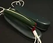 艶消し草履・鉄紺に会津木綿花緒・赤ツボ