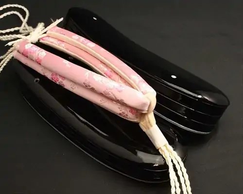 本革３分３枚に花柄ブロケード花緒
