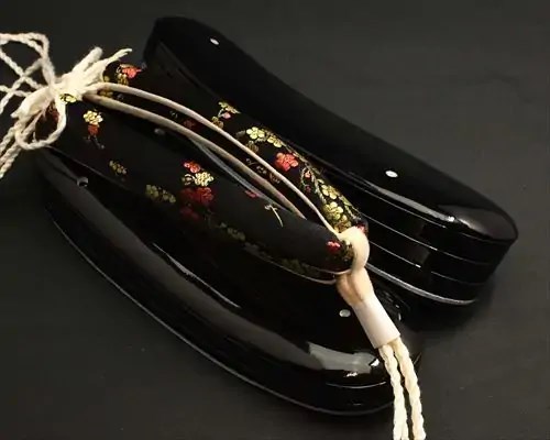 本革３分３枚に花柄ブロケード花緒