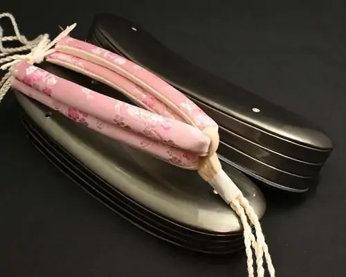 本革３分３枚に花柄ブロケード花緒