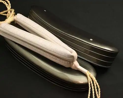 本革３分３枚にシルクラメ福林花緒