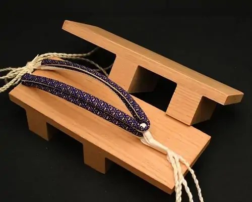 真角・白木に瓢箪柄印伝花緒