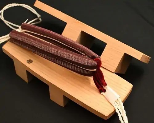 相三味・白木に縞柄結城紬花緒