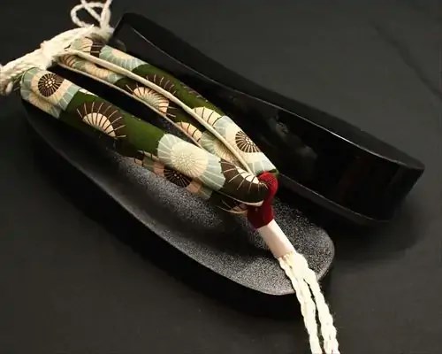 舟形・叩きに蛇の目傘柄花緒