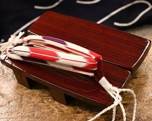 糸春相三味に矢絣花緒