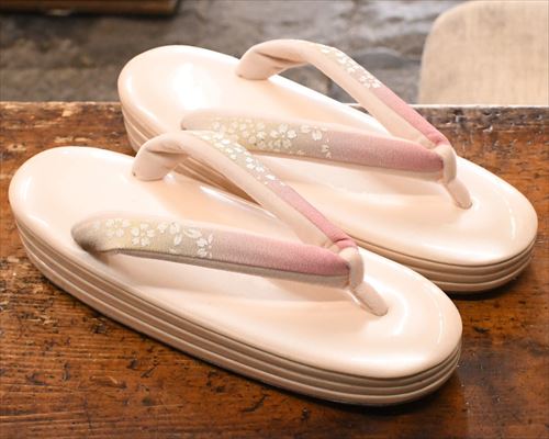 ３分３枚本革草履に花柄福林花緒